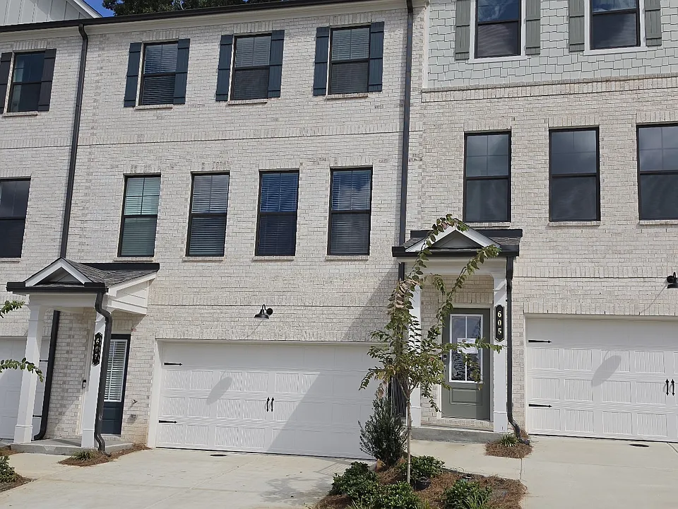 607 Rose Hill Ln