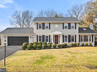 6389 Lancaster Dr, Warrenton, VA 20187