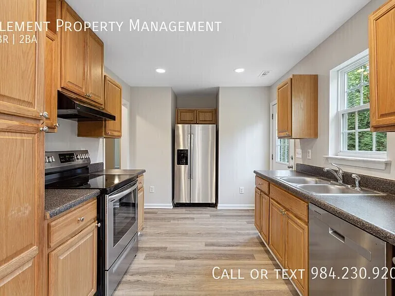 338 E Spring St — Photo 9