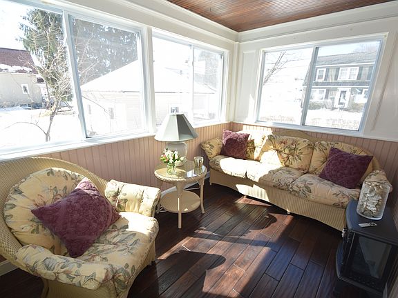 4 Season enclosed porch!