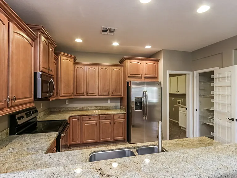 1081 E Horseshoe Dr — Photo 5