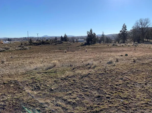 NW 4th St, Madras, OR 97741