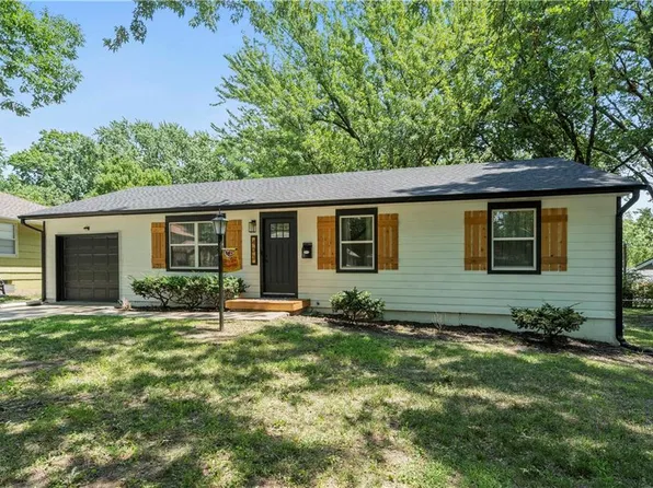 403 NE Corder St, Lees Summit, MO 64063