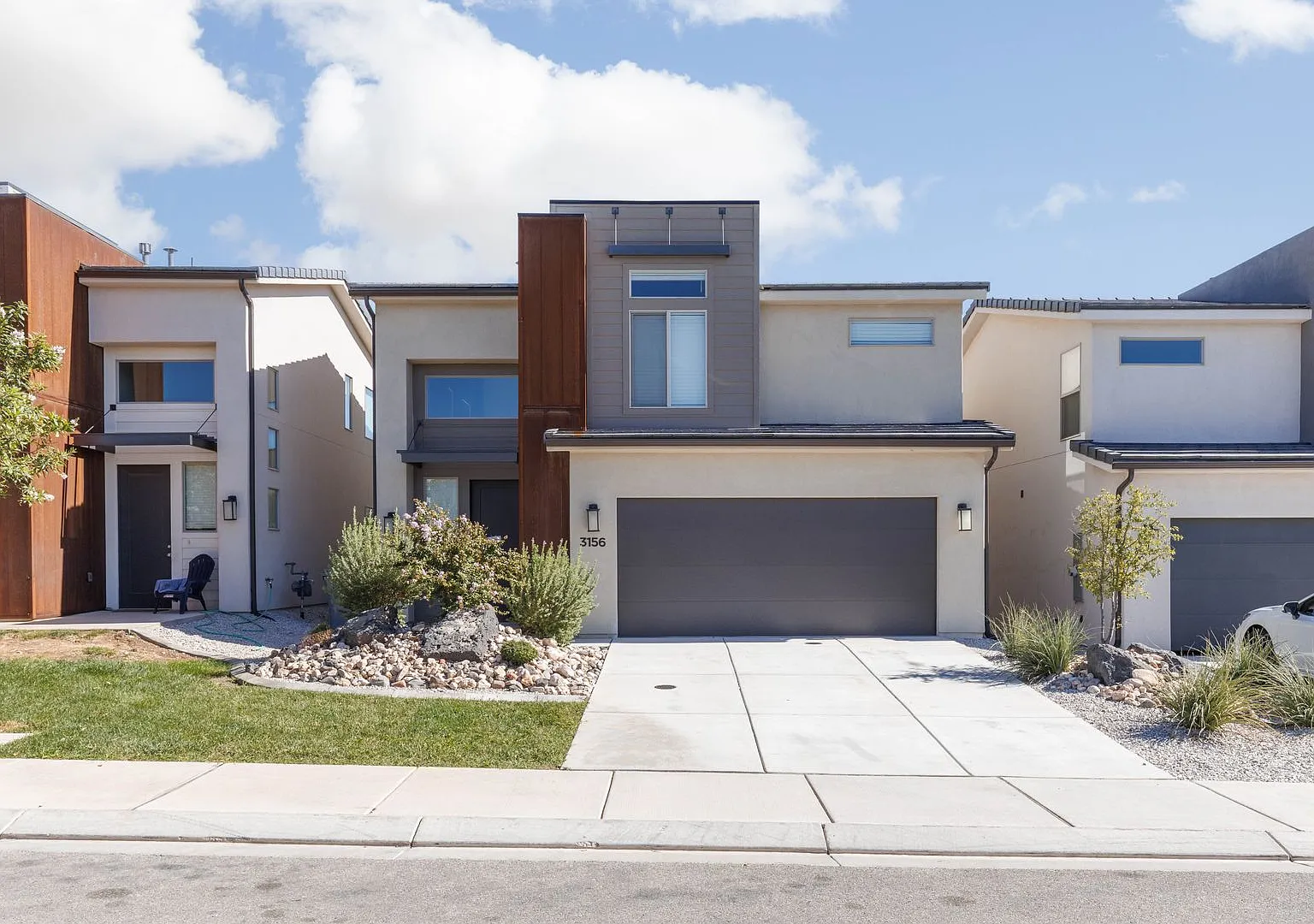 Amazing 4 bed | 2 1/2 bath | 2 car garage in Desert Canyon with washer/dryer/fridge — Photo 2