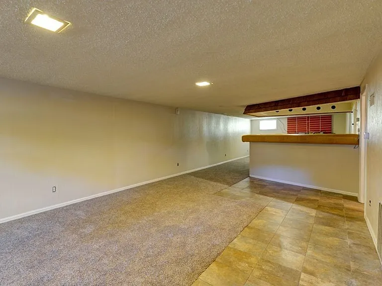 3895 Elmhurst Pl — Photo 10