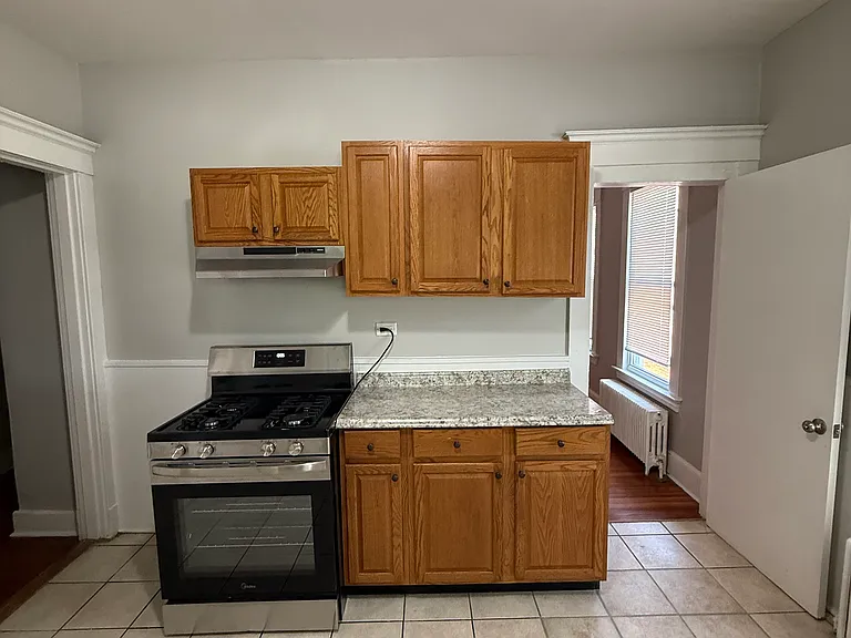 429 Ellsworth Ave #1L — Photo 1
