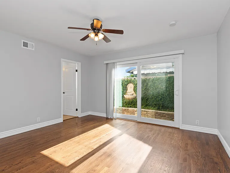 831 E Hoover Ave — Photo 16