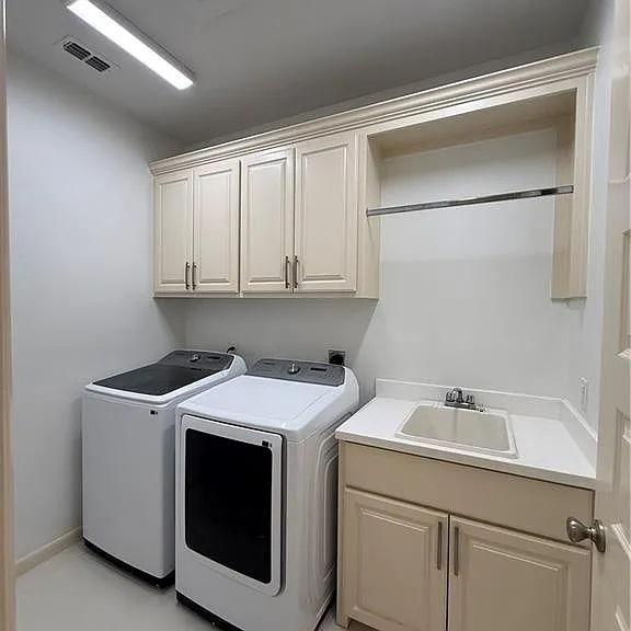 2818 Esmeralda St — Photo 26