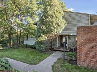 10333 Scarborough Rd, Bloomington, MN 55437