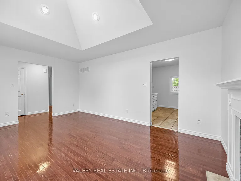 1366 Applewood Rd #MAIN — Photo 5