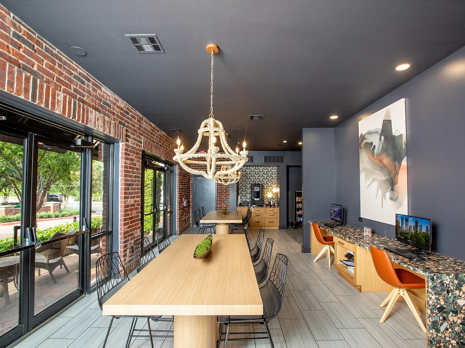 Sabine Street Lofts — Photo 1