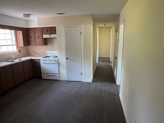 5th image of 2245 Mobile Rd