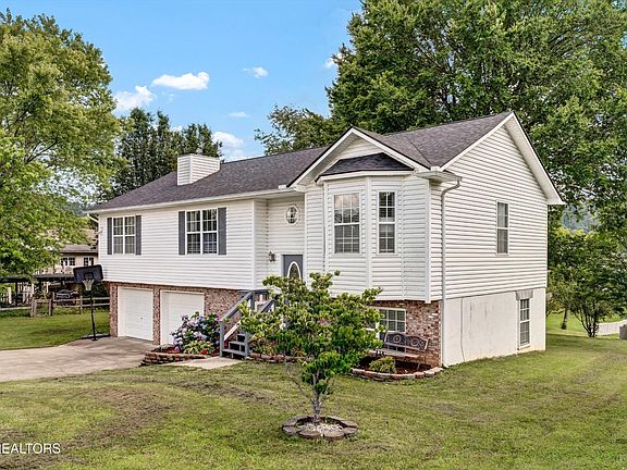 3rd image of 6718 Farmbrook Ln