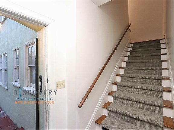 2nd image of 841 Warfield Ave