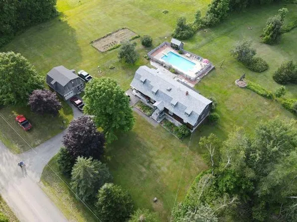 587 North Rd, Dexter, ME 04930