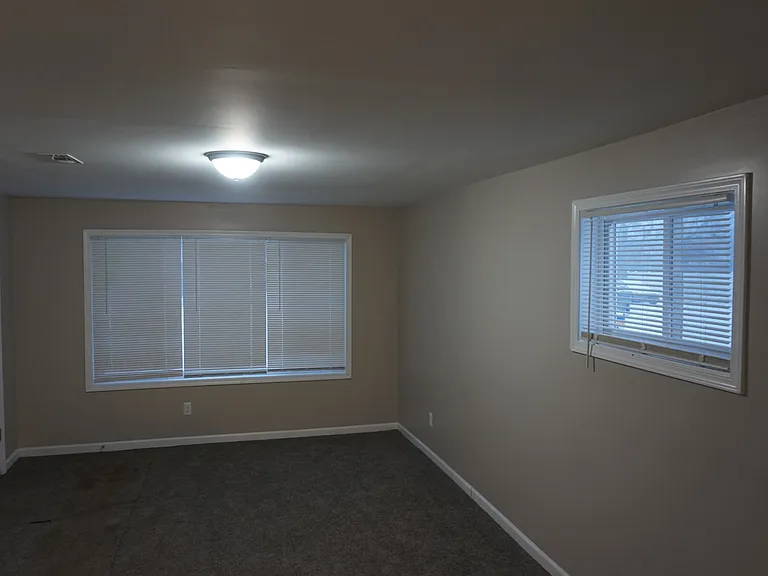 3740 Spruce St — Photo 4