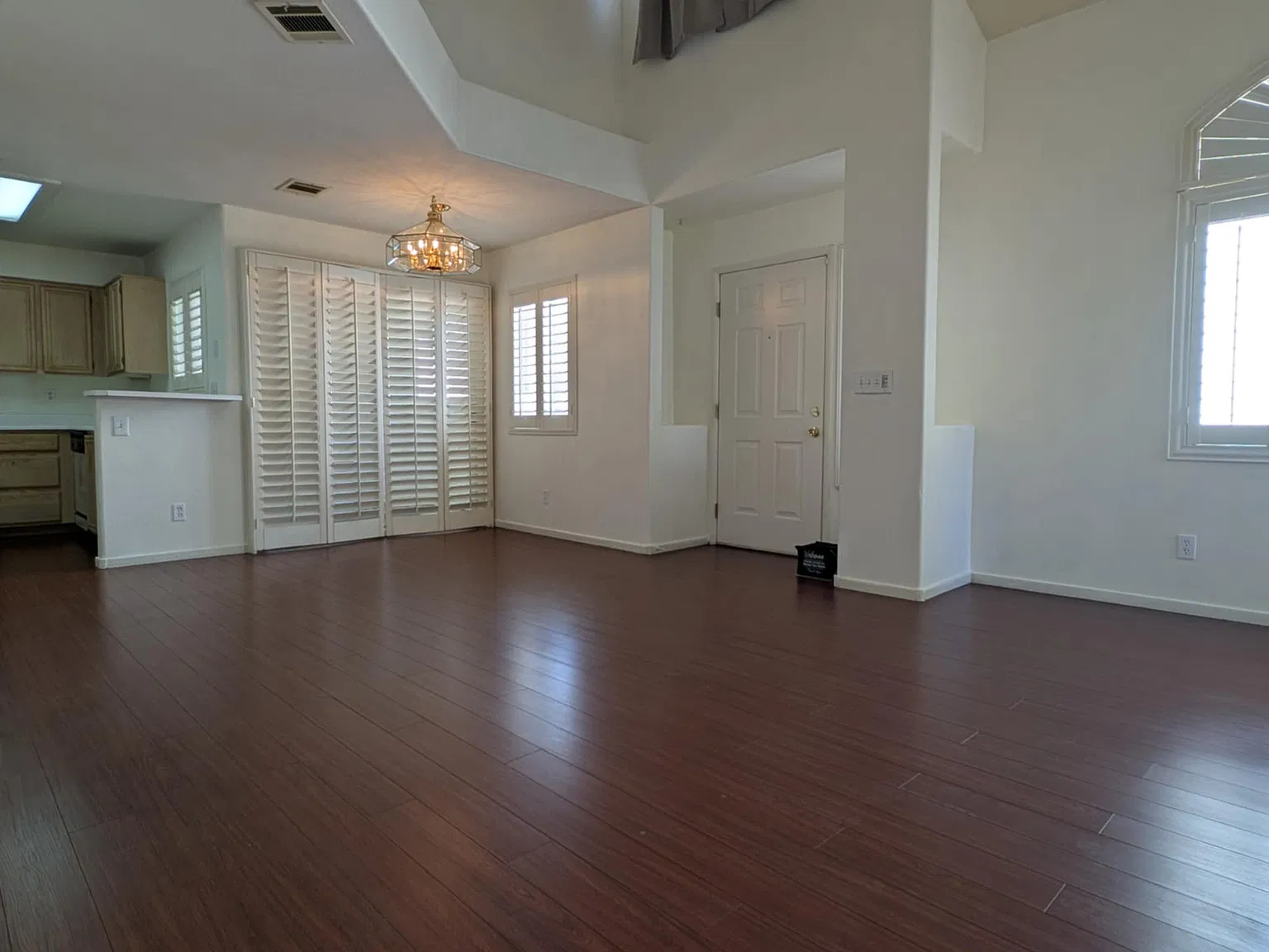 2 bed, 2.5 bath, 1148 sqft, $1,550 — Photo 3