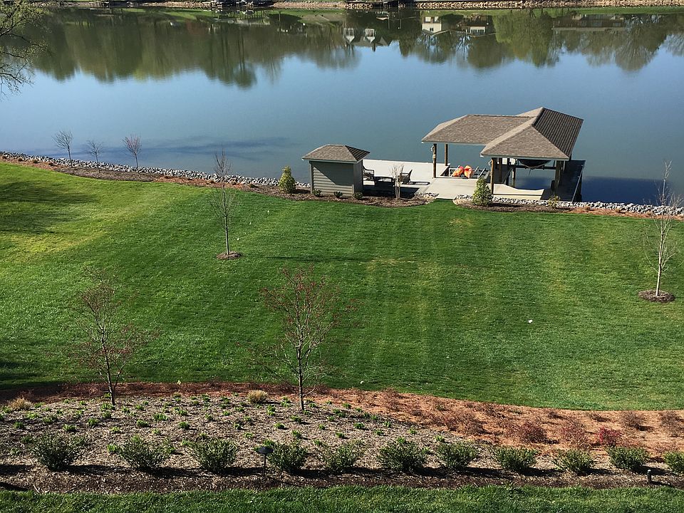 1st image of 4767 Calumet Dr