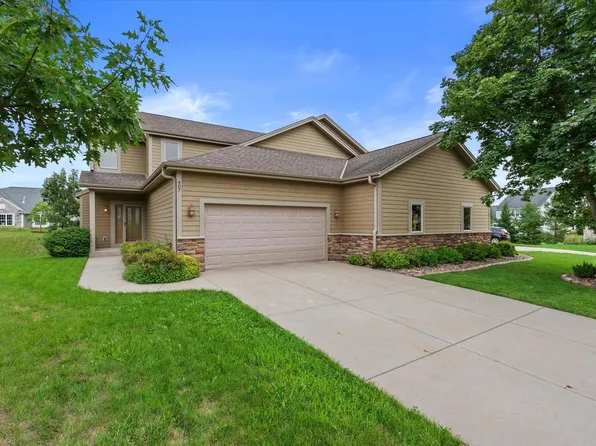 407 Century Oak DRIVE, Waukesha, WI 53188