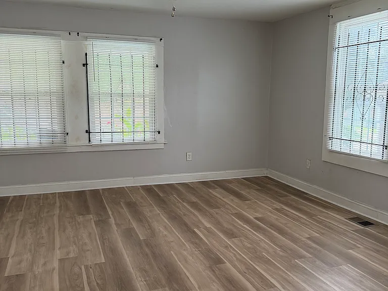 835 North Ave NW — Photo 7