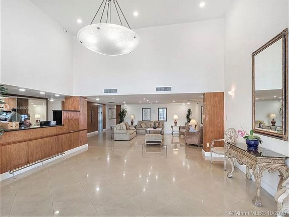 4th image of 2457 Collins Ave APT 1805
