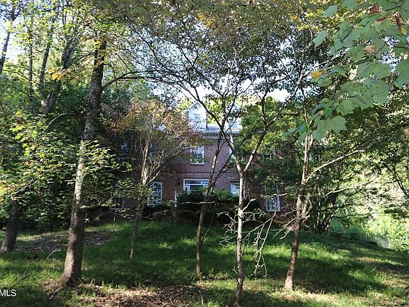 2nd image of 5609 Meadow Glen Dr