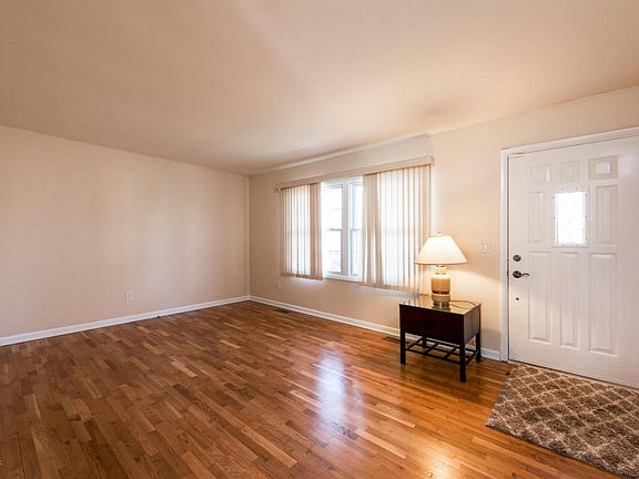 5th image of 137 Leland Dr N