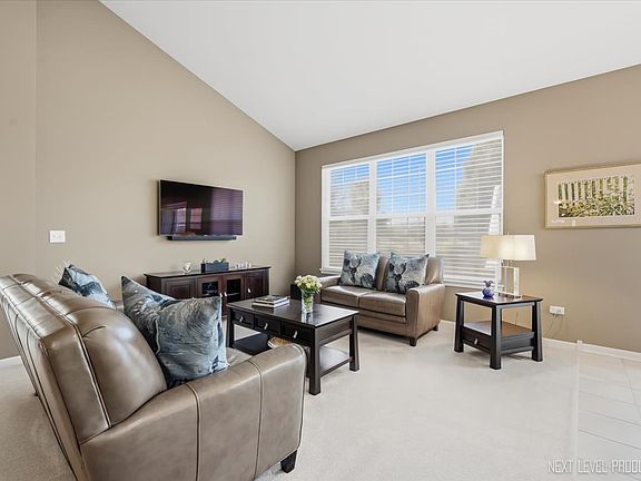 3rd image of 2747 Northmoor Dr