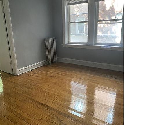3rd image of 7549 S Kenwood Ave #75553
