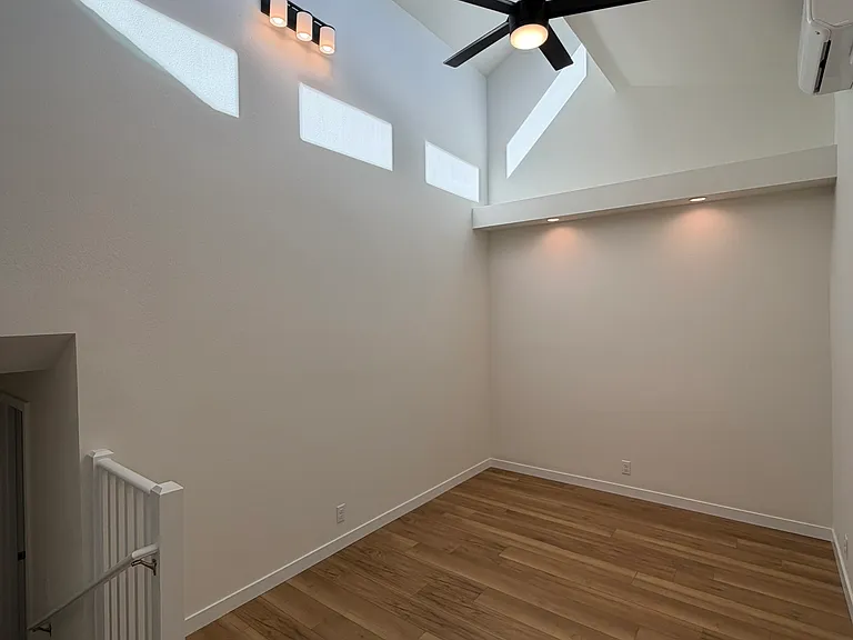 1050 NE Butler Market Rd #20 — Photo 25