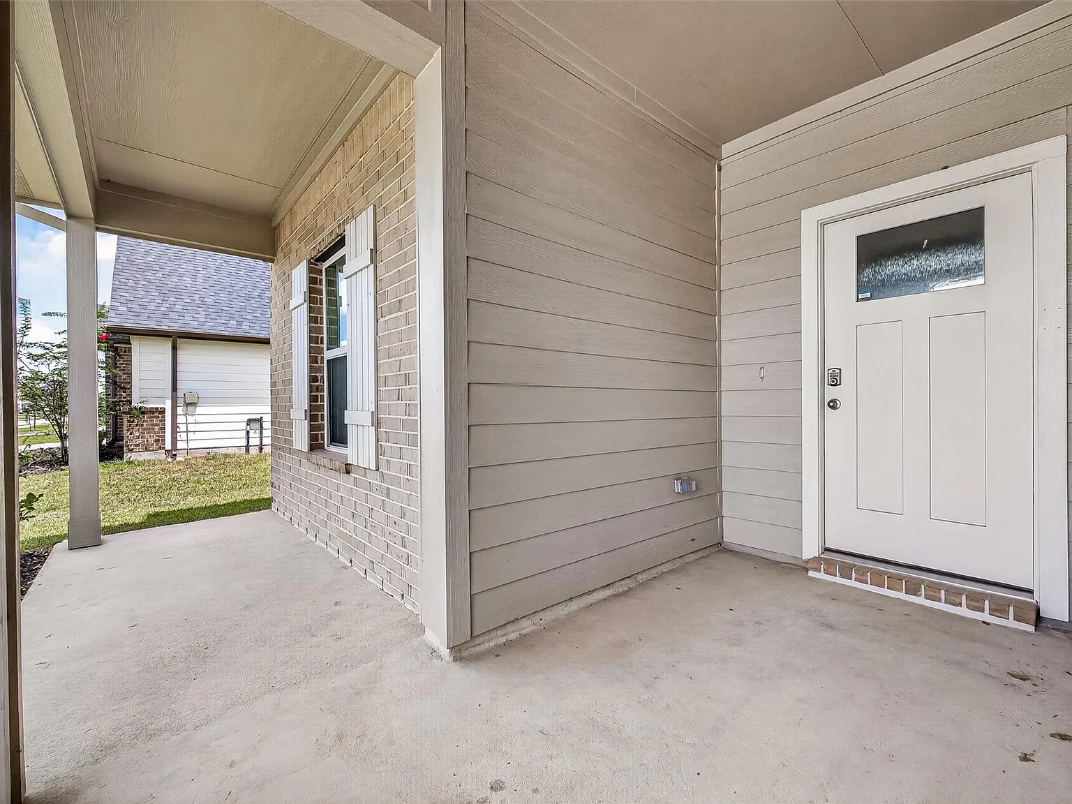 4 bed, 2.5 bath, 2456 sqft, $2,650 — Photo 3