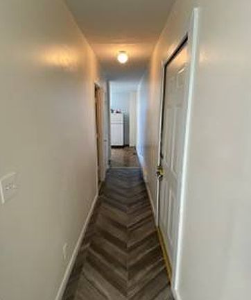 5th image of 709 Washington St W