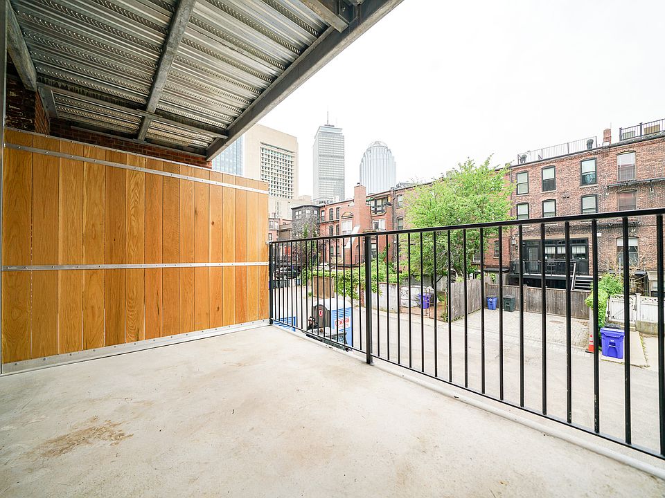 1st image of 10 Blackwood St #114