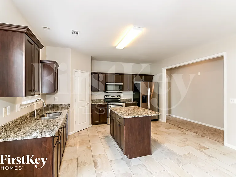 1260 Sierra Ct — Photo 6