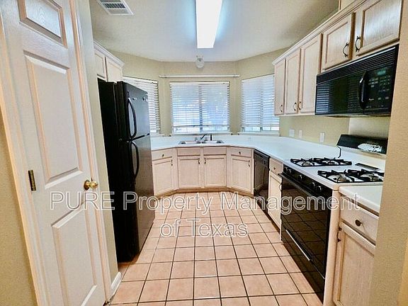 5th image of 9106 Wellesley Dr