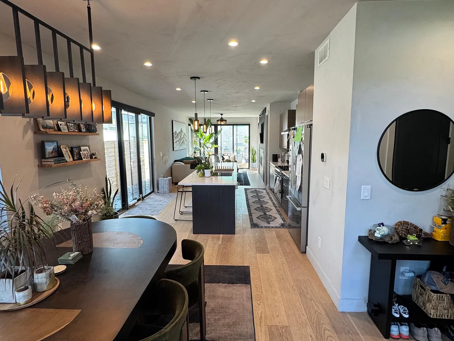 4 bed, 2453 sqft, $7,000 — Photo 4