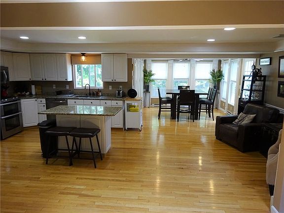 3rd image of 57 Towanda Dr