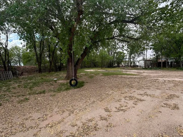 907 S 1st St, Belen, NM 87002