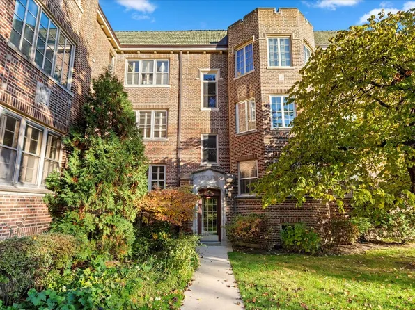 1216 Central St APT 2W, Evanston, IL 60201