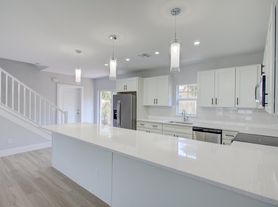 403 3rd Ave S, Lake Worth, FL