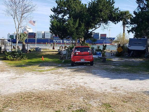 2nd image of 10020 Heckscher Dr