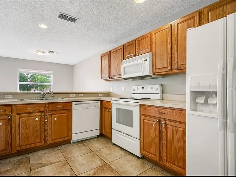 12676 Somerset Oaks St — Photo 4