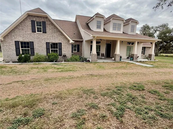 1684 Zengerle Rd, Cuero, TX 77954