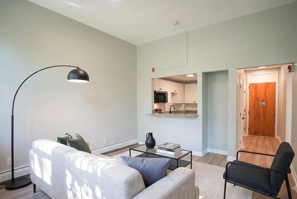 2 bed, 787 sqft, $2,375 — Photo 4