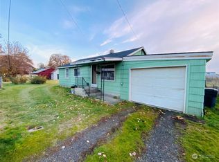 110 SE 9th St, College Place, WA 99324