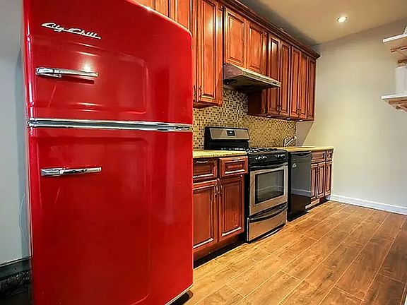 4th image of 215 Himrod St APT 1