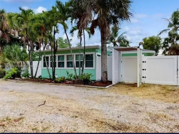 1942 Roseate Ln, Sanibel, FL 33957