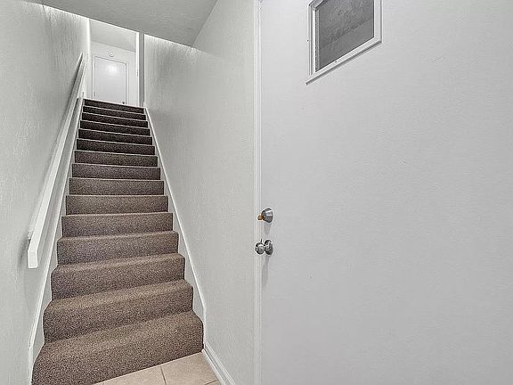 4th image of 1341 Airport Dr APT H2