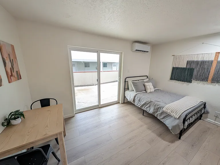316 Princeton Dr SE #4 — Photo 2