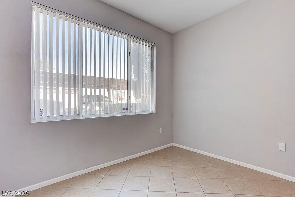 2 bed, 1.0 bath, 926 sqft, $1,495 — Photo 3